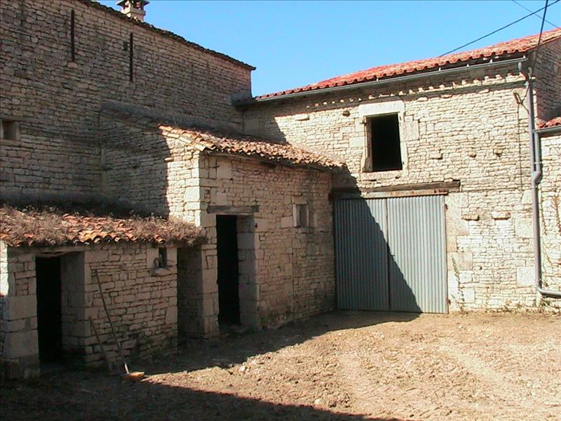 Vente Grange LA FOYE MONJAULT - -155 m² - (79360)