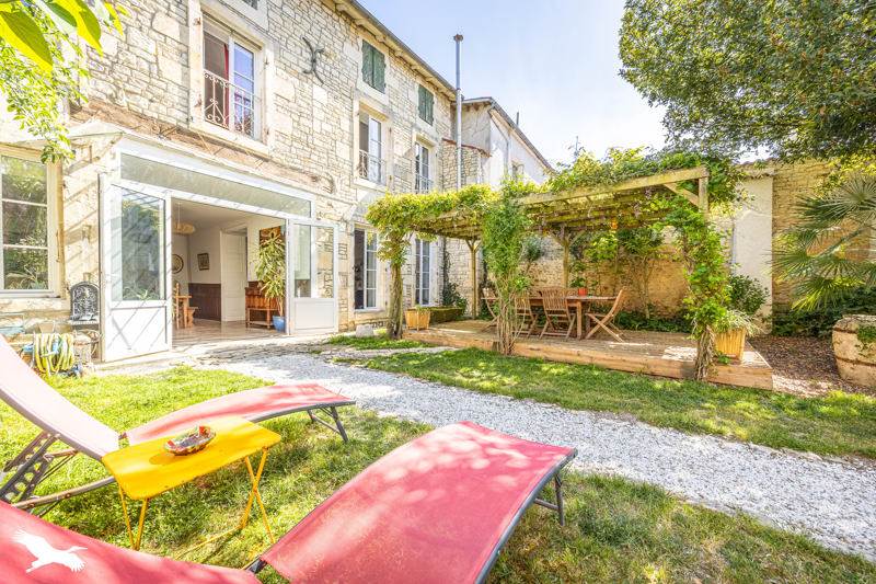 Vente Maison MAUZE SUR LE MIGNON - 5 pièces -245 m² - (79210)