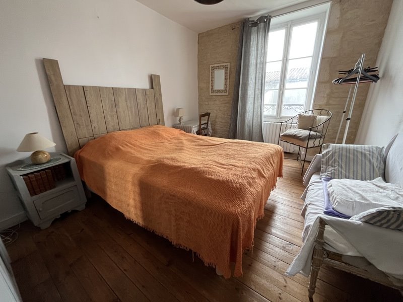 Vente Maison ST HILAIRE LA PALUD - 7 pièces -245 m² - (79210)