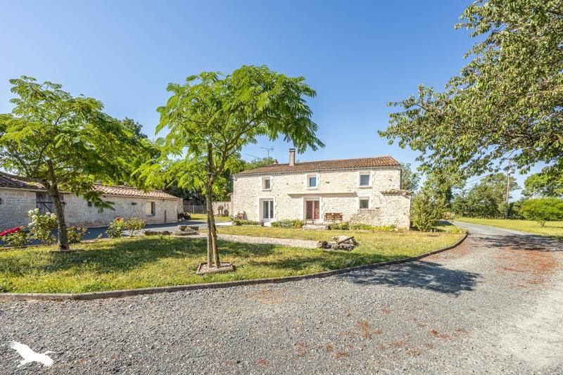 Vente Maison MAUZE SUR LE MIGNON - 7 pièces -164 m² - (79210)