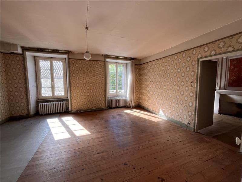Vente Maison CHALUS - 5 pièces -138 m² - (87230)