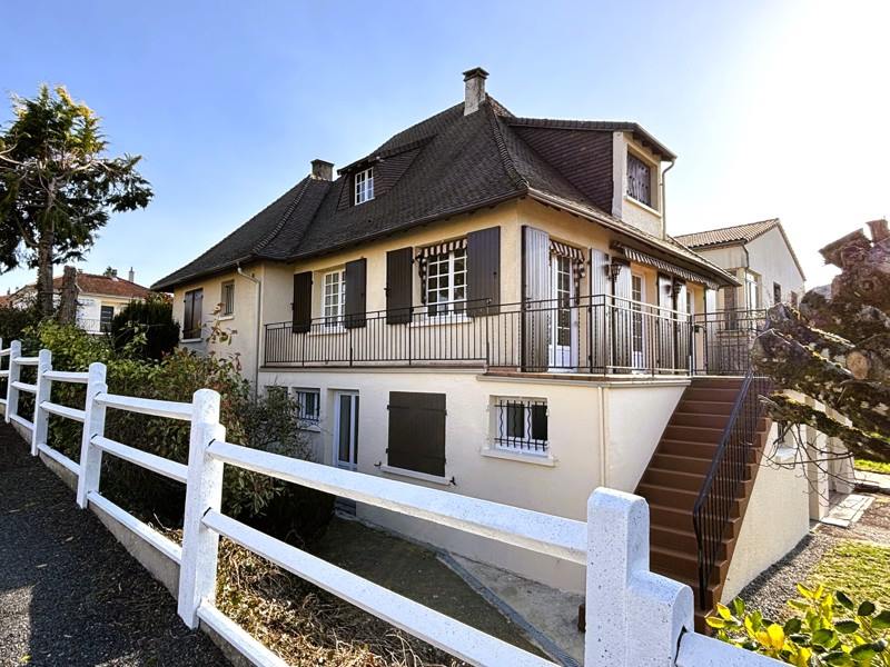 Vente Maison CHALUS - 7 pièces -146 m² - (87230)