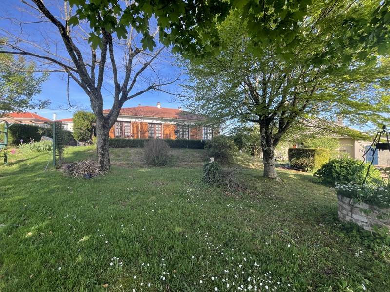 Vente Maison CHALUS - 2 pièces -70 m² - (87230)