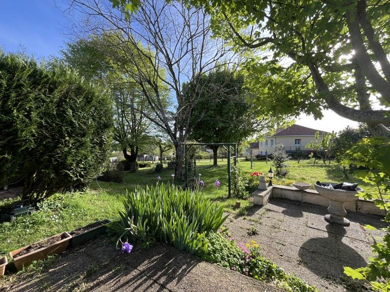 Vente Maison CHALUS - 2 pièces -70 m² - (87230)