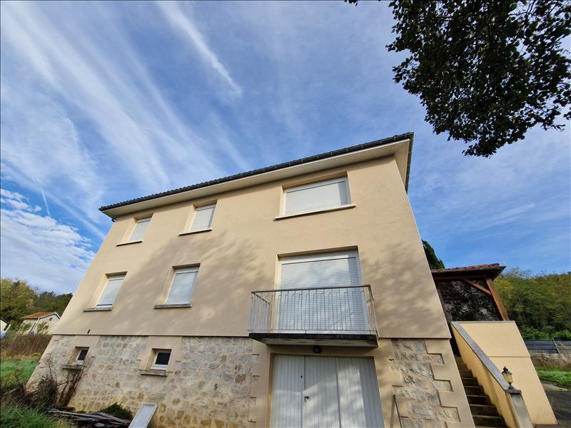 Immeuble 4 pièces 266 m² · à Figeac · 266 m² · 202 350 €