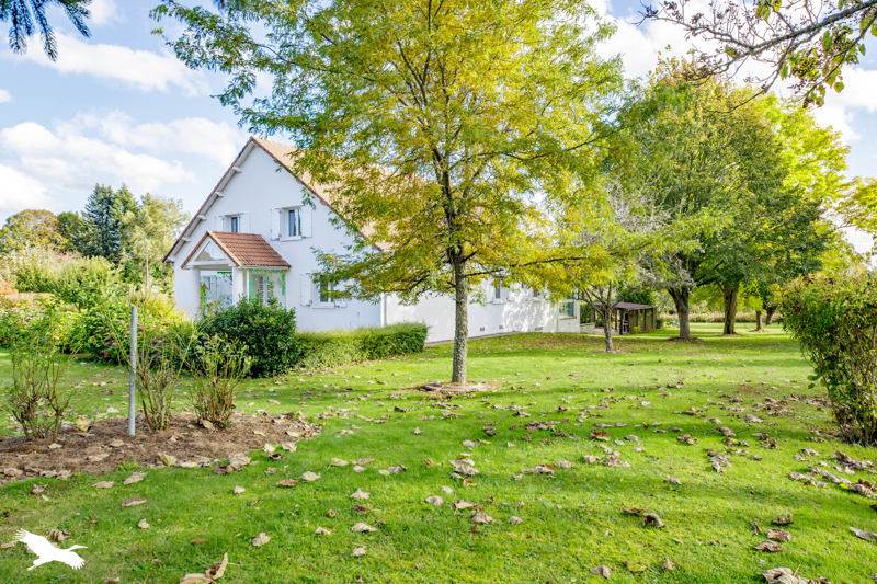 Maison 8 pièces 362 m² · à Lourdoueix-Saint-Pierre · 362 m² · 369 250 €