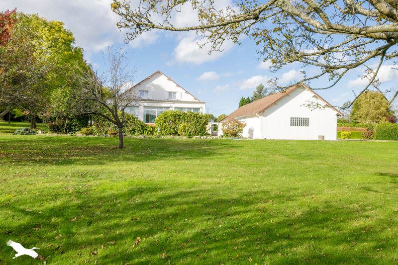 Vente Maison LOURDOUEIX ST PIERRE - 8 pièces -362 m² - (23360)