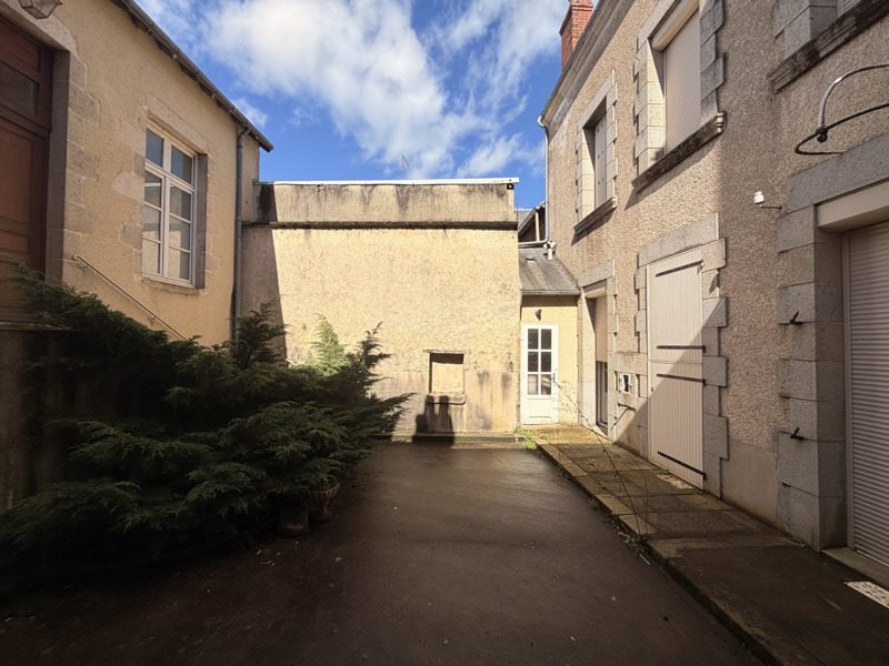Vente Maison AIGURANDE - 13 pièces -210 m² - (36140)