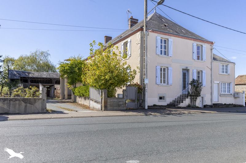 Maison 10 pièces 245 m² · à Crevant · 245 m² · 159 000 €