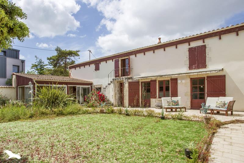 Vente Maison LA ROCHELLE - 11 pièces -255 m² - (17000)