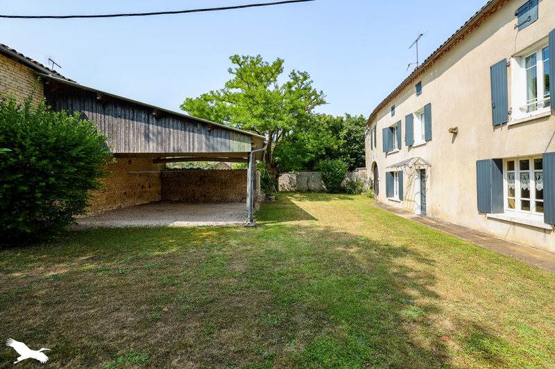Vente Maison GENAC BIGNAC - 4 pièces -168 m² - (16170)