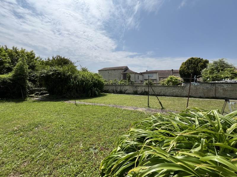 Vente Maison AIGRE - 5 pièces -170,5 m² - (16140)