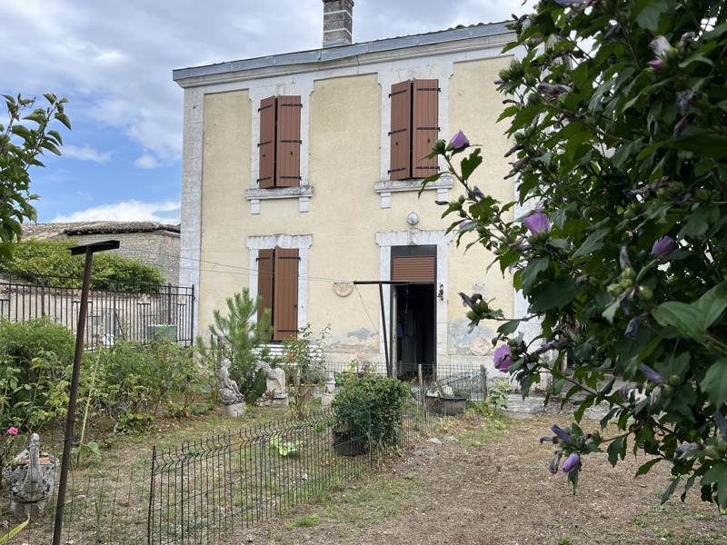 Vente Maison Genac-Bignac - 7 pièces -140 m² - (16170)