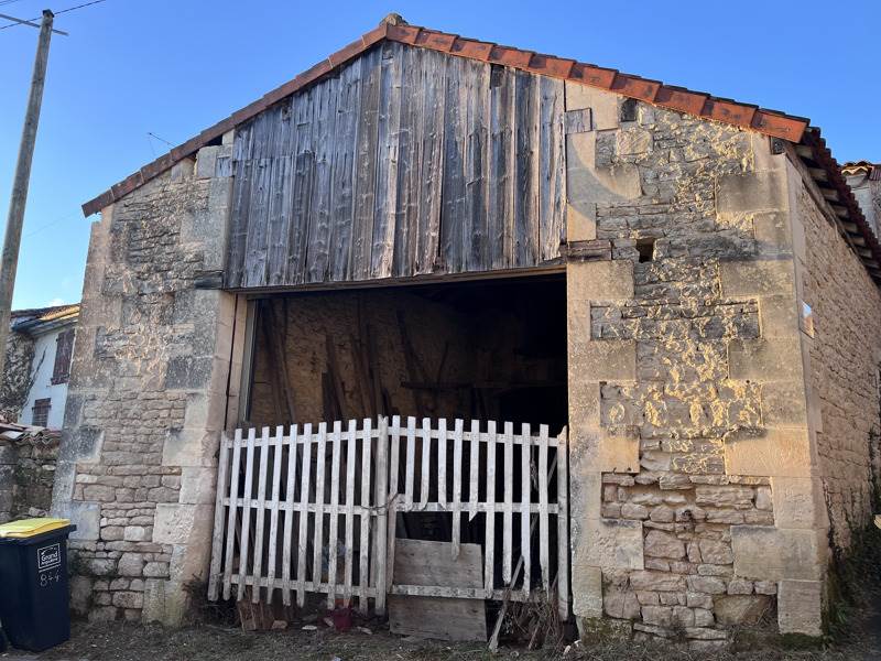 Vente Grange ASNIERES SUR NOUERE - 1 pièce -80 m² - (16290)