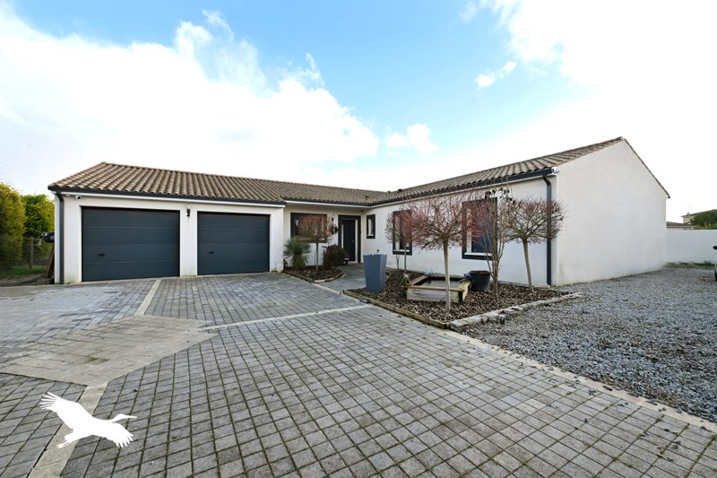 Vente Maison GENAC BIGNAC - 6 pièces -140 m² - (16170)