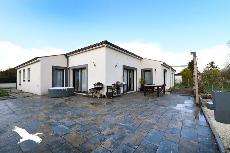 Vente Maison GENAC BIGNAC - 6 pièces -140 m² - (16170)