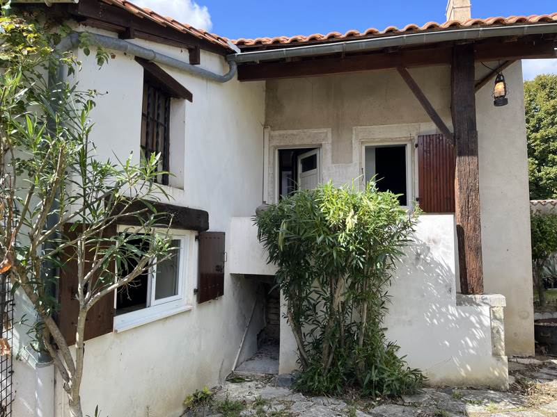Vente Maison MARCILLAC LANVILLE - 6 pièces -185 m² - (16140)