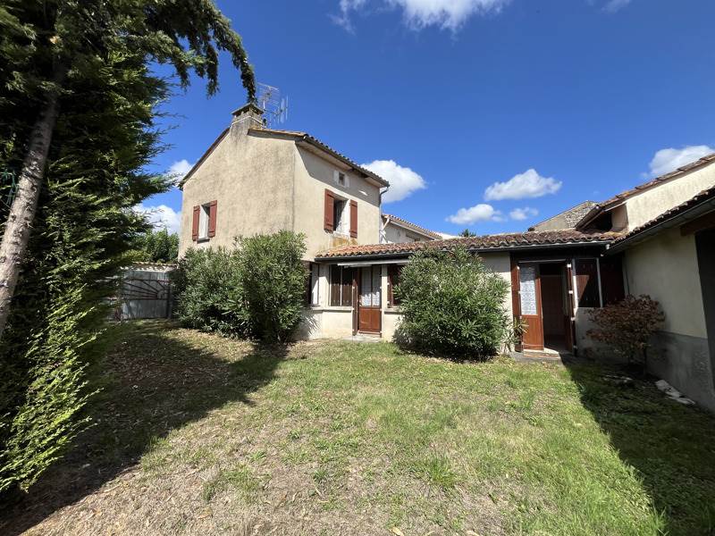 Vente Maison MARCILLAC LANVILLE - 6 pièces -185 m² - (16140)