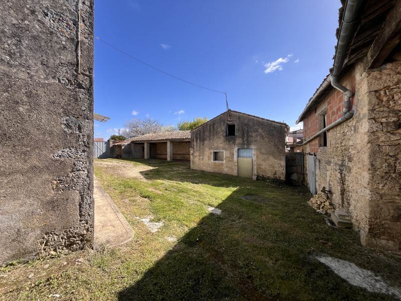 Vente Maison ST GENIS D HIERSAC - 4 pièces -80 m² - (16570)
