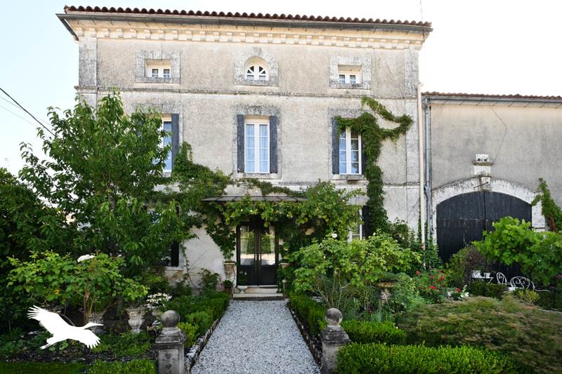 Vente Maison LA CHAPELLE - 7 pièces -172 m² - (16140)