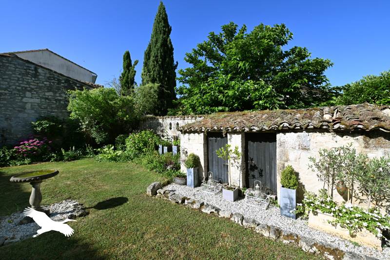 Vente Maison LA CHAPELLE - 7 pièces -172 m² - (16140)