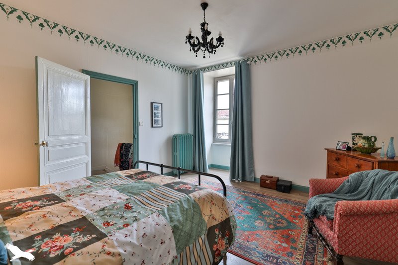 Vente Maison MARCILLAC LANVILLE - 5 pièces -148 m² - (16140)