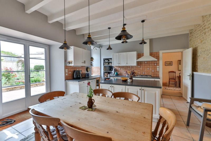 Vente Maison MARCILLAC LANVILLE - 5 pièces -148 m² - (16140)