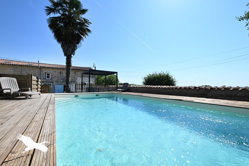 Vente Maison VAL D AUGE - 7 pièces -202 m² - (16170)