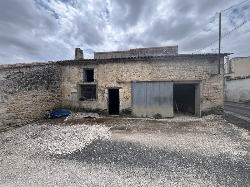 Vente Grange ST GENIS D HIERSAC - 2 pièces -60 m² - (16570)