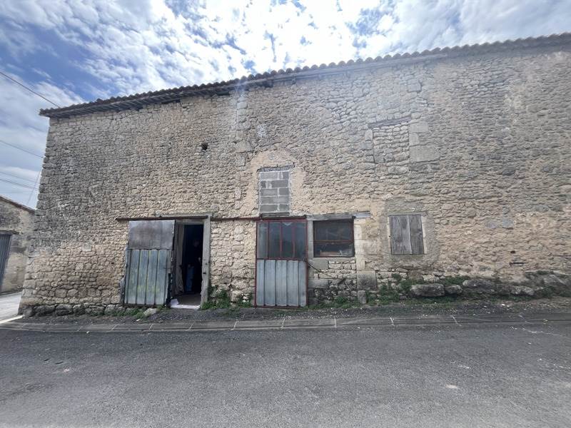 Vente Grange ST GENIS D HIERSAC - 2 pièces -450 m² - (16570)