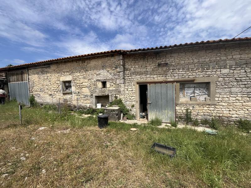 Vente Grange ST GENIS D HIERSAC - 2 pièces -450 m² - (16570)
