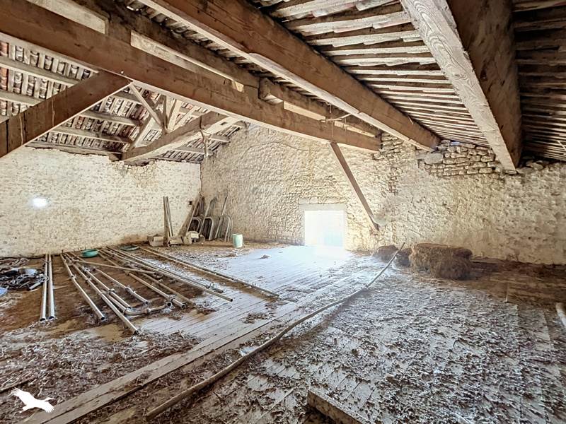 Vente Grange Saint-Genis-d'Hiersac - 2 pièces -450 m² - (16570)