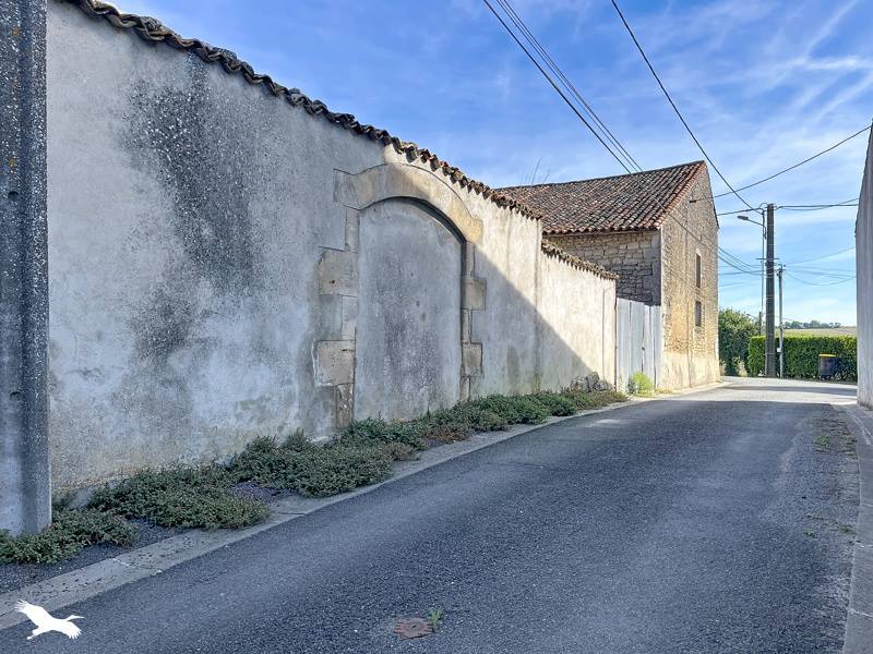 Vente Grange Saint-Genis-d'Hiersac - 2 pièces -450 m² - (16570)