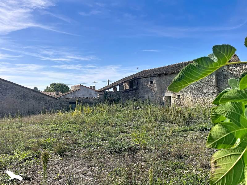 Vente Grange Saint-Genis-d'Hiersac - 2 pièces -450 m² - (16570)