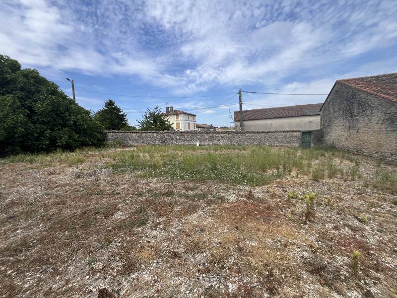 Vente Grange ST GENIS D HIERSAC - 2 pièces -450 m² - (16570)
