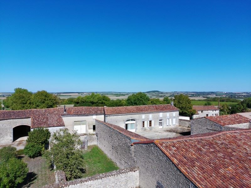 Vente Maison VAL D AUGE - 3 pièces -144 m² - (16170)