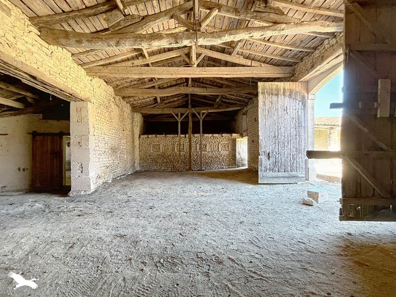 Vente Maison VAL D AUGE - 3 pièces -144 m² - (16170)