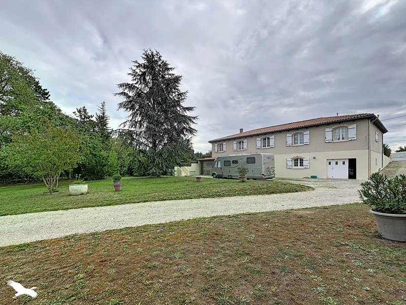 Vente Maison Vars - 6 pièces -175 m² - (16330)