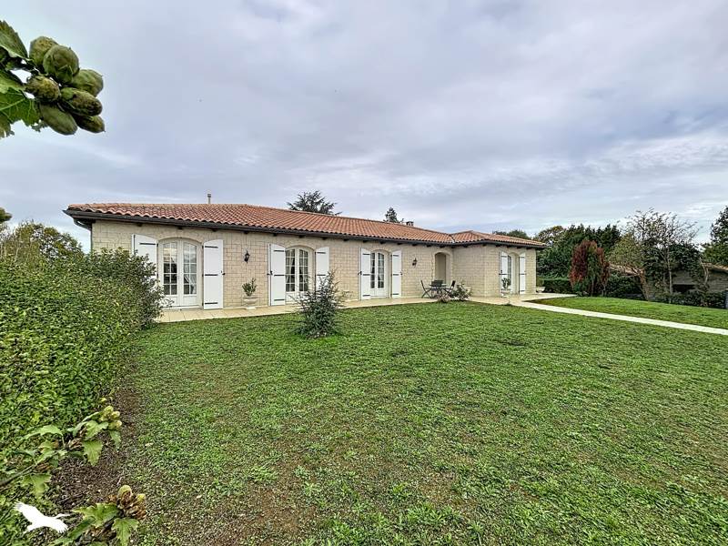 Vente Maison Vars 16330 6 pièces - 175 m²