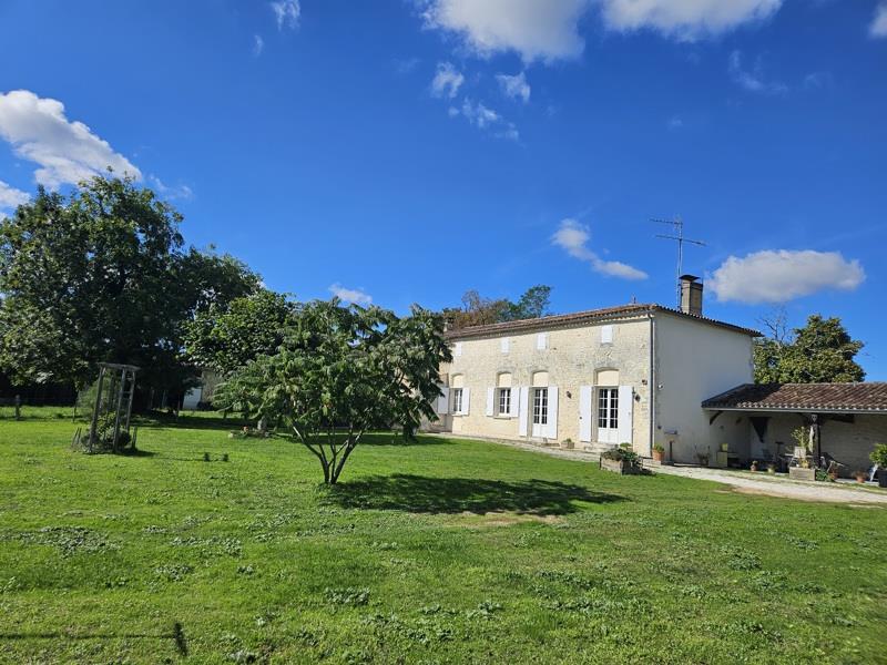 Vente Maison MONTGUYON - 5 pièces -110 m² - (17270)