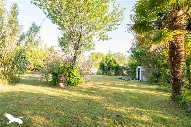 Vente Maison MONTGUYON - 8 pièces -226 m² - (17270)