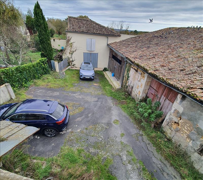 Vente Maison MONTLIEU LA GARDE - 2 pièces -120 m² - (17210)