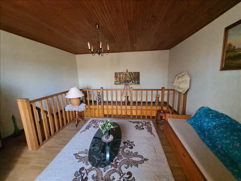 Vente Maison MONTGUYON - 8 pièces -158 m² - (17270)