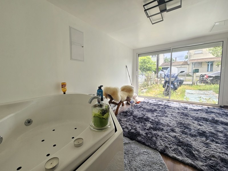 Vente Maison MONTGUYON - 4 pièces -85 m² - (17270)
