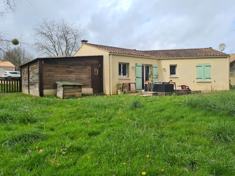 Vente Maison MONTGUYON - 4 pièces -82 m² - (17270)