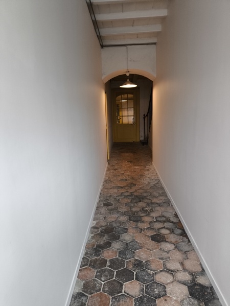 Vente Immeuble MONTGUYON - -  256 m² - (17270)