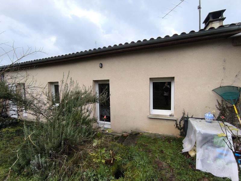 Vente Immeuble MONTGUYON - -  256 m² - (17270)