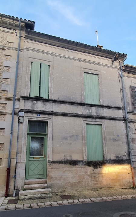 Vente Maison MONTLIEU LA GARDE - 5 pièces -160 m² - (17210)