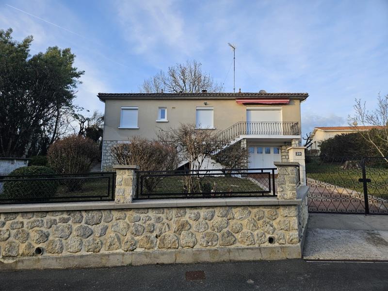 Vente Maison MONTGUYON - 5 pièces -149 m² - (17270)