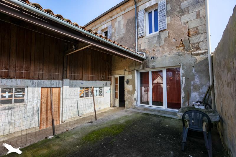 Vente Immeuble MONTGUYON - -  376 m² - (17270)